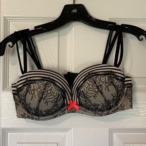 GORGEOUS VS Very Sexy Push-Up